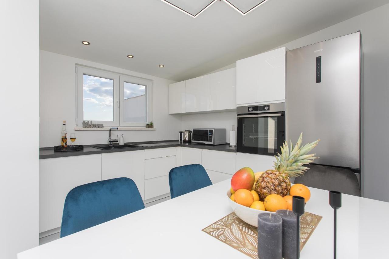 Apartment Gold Podstrana Ngoại thất bức ảnh